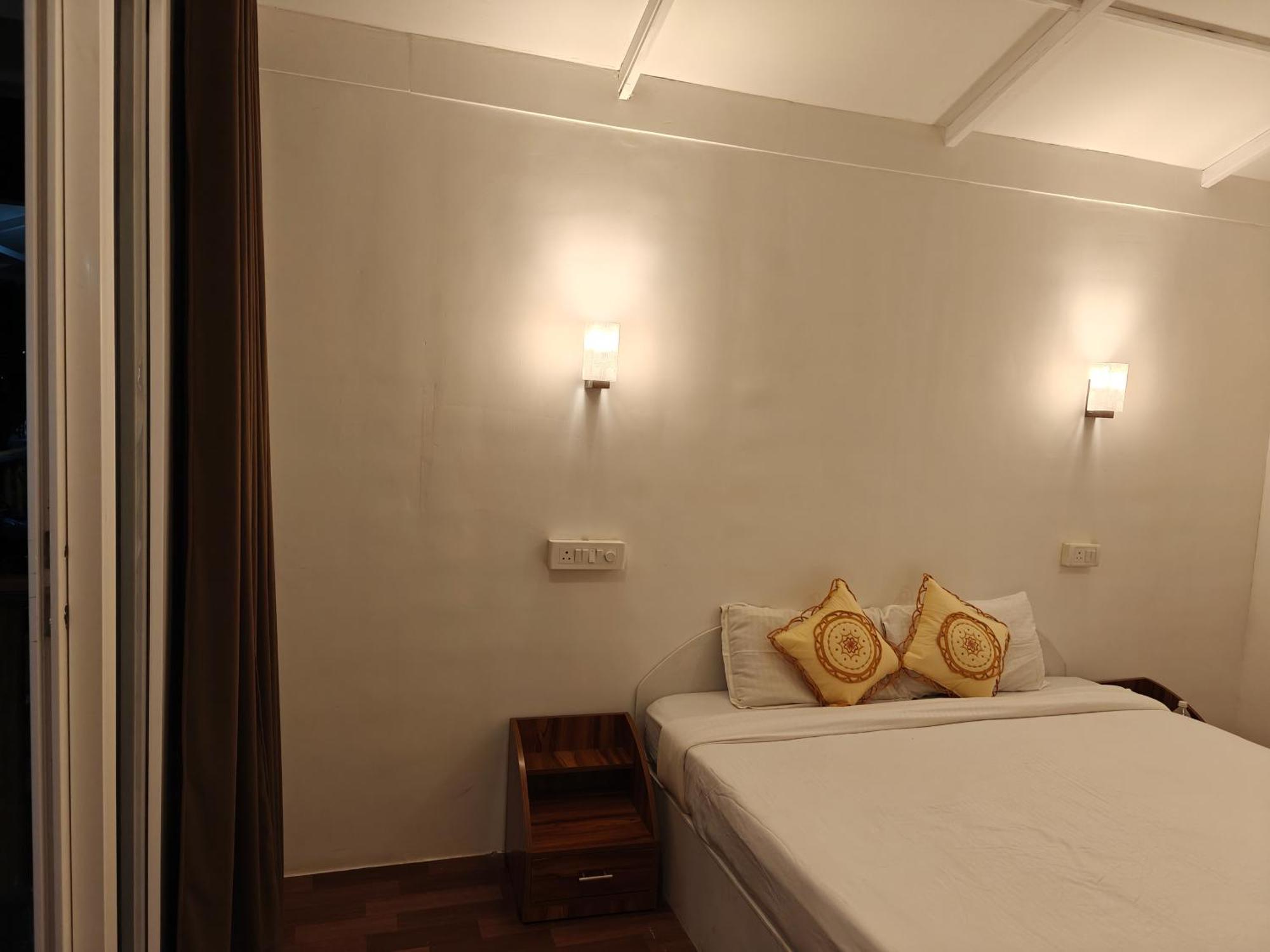 Rococo Pelton Beach Huts Palolem Beach Goa Room photo