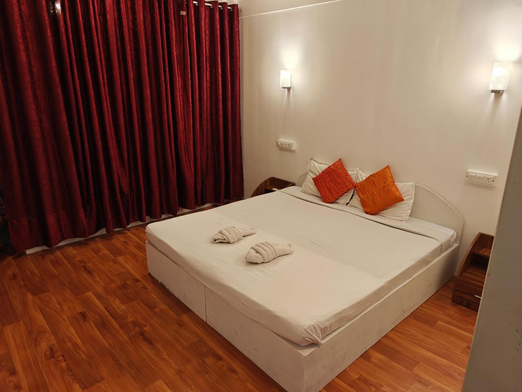 Rococo Pelton Beach Huts Palolem Beach Goa Room photo