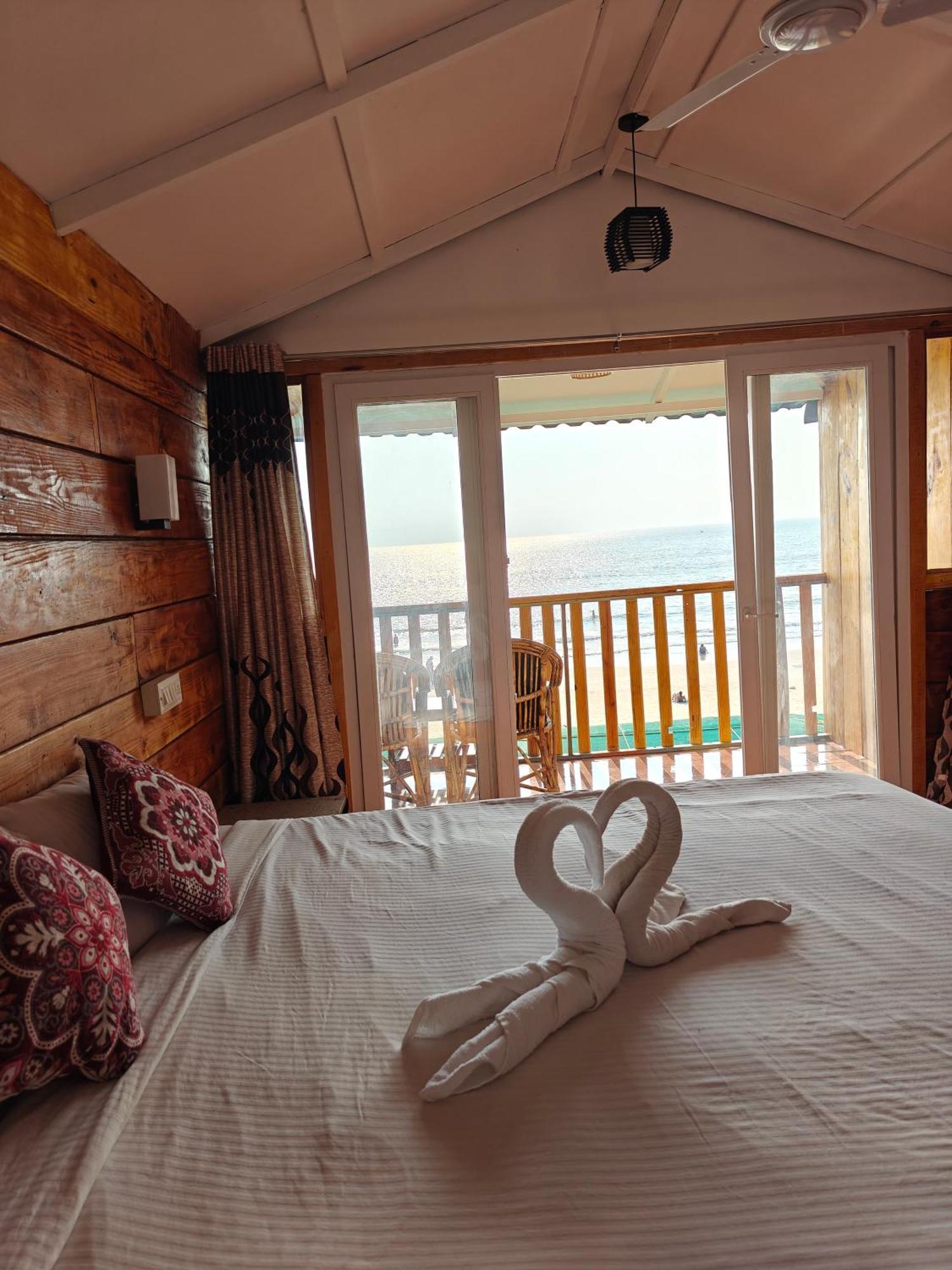 Rococo Pelton Beach Huts Palolem Beach Goa Room photo
